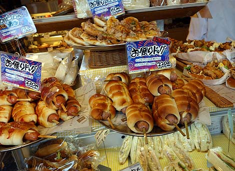 どんぐり[DONGURI] 本店（北海道札幌）ちくわパンが有名な札幌で大人気のパン屋さん