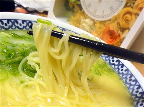 黄金の塩ラーメン Due Italian らぁ麺フロマージュ（東京市ヶ谷）