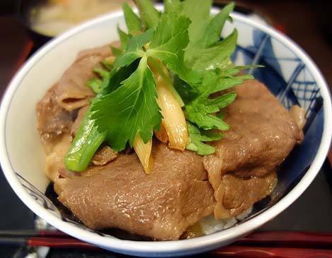 神戸牛丼 広重（神戸三宮）1200円の高級神戸牛を使った牛丼の味とは？