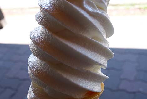 ミルク工房 ビュープラザ店（北海道ニセコ）牛乳たっぷりトロッとした食感最高のソフトクリーム
