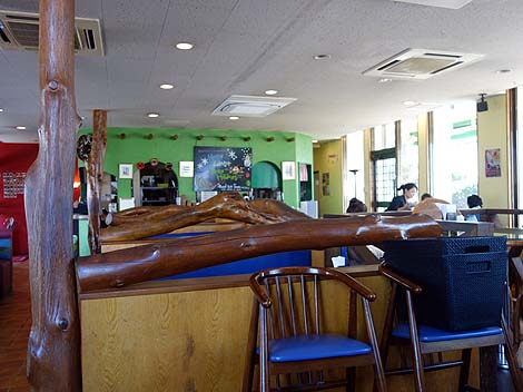 オブリガード[OBBLIGATO Chatan] 北谷店（沖縄中頭郡北谷町）アメリカ人でいっぱいのファーストフードメキシコ料理店