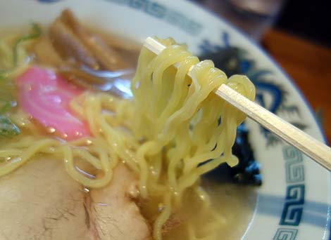 ラーメン 秀来（北海道むかわ町）しっかりそしてまろやかさも感じるスープの天塩らーめん