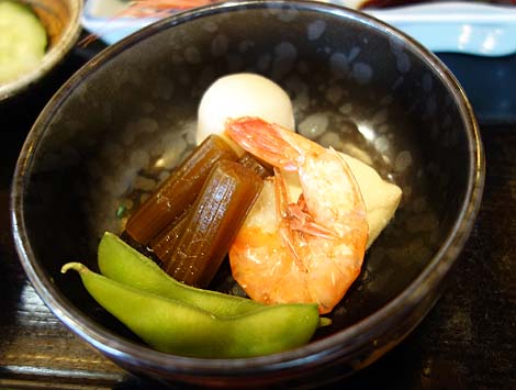 居酒屋・小料理 「かね正」（兵庫豊岡）お魚刺身もいただける煮物もついた920円昼膳