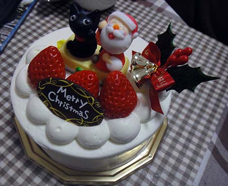 プロジェクト・クワトロ・カヴァ・プレミアム・レゼルヴァ 2006（阪神百貨店シャンパン・フェスティバル）とシャノワールのクリスマスケーキ