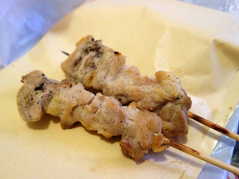 惣菜 かざま（東京北千住）1本50円の焼き鳥串と豚のメンチカツでの晩酌♪