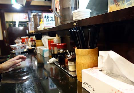 徳島ラーメン 麺王（神戸元町店）餃子セット