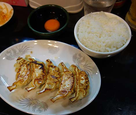 徳島ラーメン 麺王（神戸元町店）餃子セット