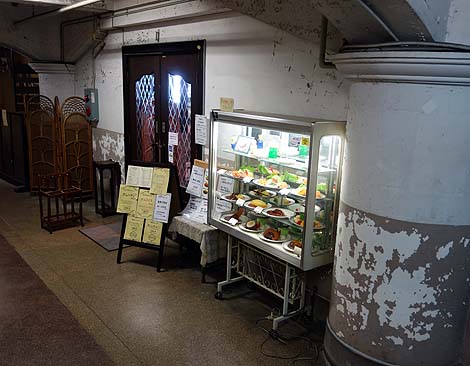 洋食 御影公会堂食堂（神戸石屋川）平日限定ポークロースカツランチ