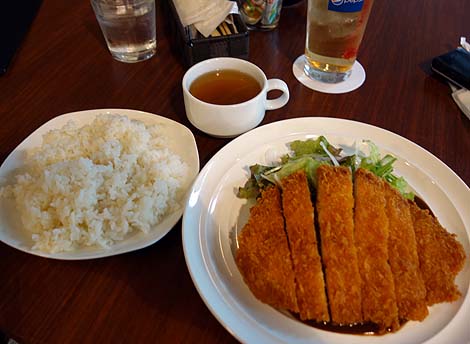 モズライトカフェ[Mosrite Cafe]（神戸ハーバーランド）チキンカツデミソース