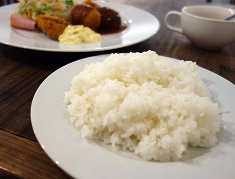 洋食屋ナカムラ（神戸三宮）ハンバーグ、海老クリームコロッケ、白身魚フライの大人のお子様ランチ♪