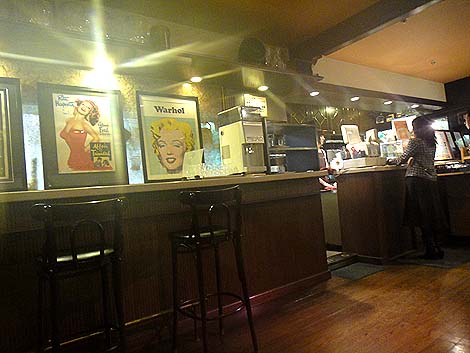 レッドリバー（大阪梅田）セルフ喫茶店