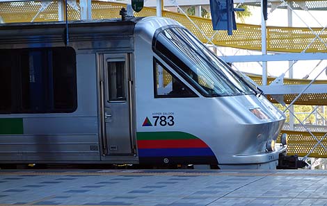 �������`�{��Ԃ����}�O���[���ԂŗD��Ȉړ��̂��肪�E�E�E�iJR��B783�n���}�d�Ԃ��肵�܁j�n�b�s�[�o�[�X�f�C��B�p�X����3