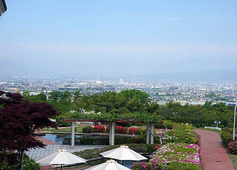 宮殿のような施設だが宗教系やないんが不思議・・・「幸せの丘ありあんす」(山梨甲府)