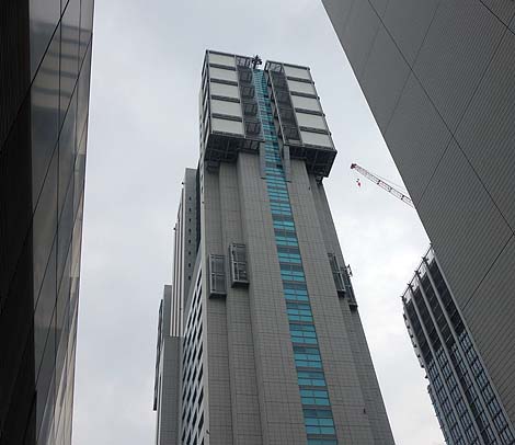 �܂�ŃE���g���x�����{���̂悤�ȁE�E�ENTT�h�R���i��r���i�����i��j�����z