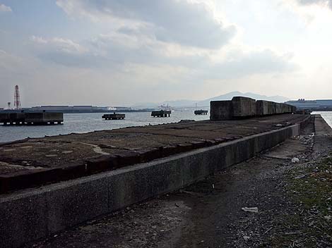 �R�͖h�g��i�����k��B����H�ƒc�n�jB�����X�|�b�g