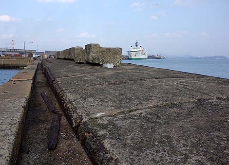 �R�͖h�g��i�����k��B����H�ƒc�n�jB�����X�|�b�g