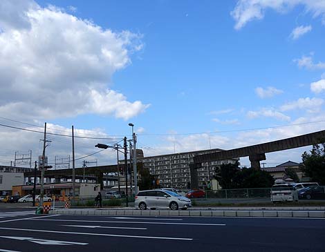 �蕿�R�𗬃X�e�[�V���� ���m���[���W�����ƕP�H���m���[���Ձi���ɕP�H�j