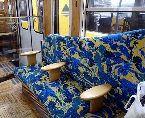 �C�̒��߂���D�̒��A���ܗg�����A�e�Ƀr�[�����݂E�E�E�w�h�̂��܂Ĕ��i�����������`�w�h�Ԃ����Ԋό����}��ԁj�n�b�s�[�o�[�X�f�C��B�p�X����2