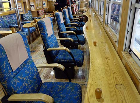 �C�̒��߂���D�̒��A���ܗg�����A�e�Ƀr�[�����݂E�E�E�w�h�̂��܂Ĕ��i�����������`�w�h�Ԃ����Ԋό����}��ԁj�n�b�s�[�o�[�X�f�C��B�p�X����2