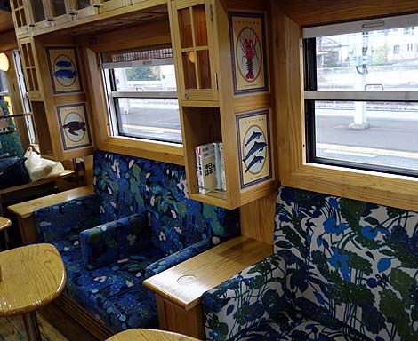 �C�̒��߂���D�̒��A���ܗg�����A�e�Ƀr�[�����݂E�E�E�w�h�̂��܂Ĕ��i�����������`�w�h�Ԃ����Ԋό����}��ԁj�n�b�s�[�o�[�X�f�C��B�p�X����2