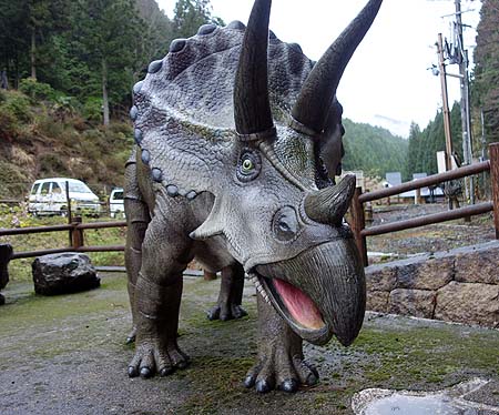 �a�̎R�̉��n�ɃW�F���V�b�N�p�[�N�����􏬌����A���������h���Ɋy���i�a�̎R���ɓs�S�j�O��