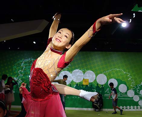 ���A�������l�ƋL�O�B�e �}�_���E�^�b�\�[�����i���������j�O��