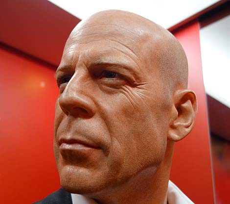 ���A�������l�ƋL�O�B�e �}�_���E�^�b�\�[�����i���������j�O��