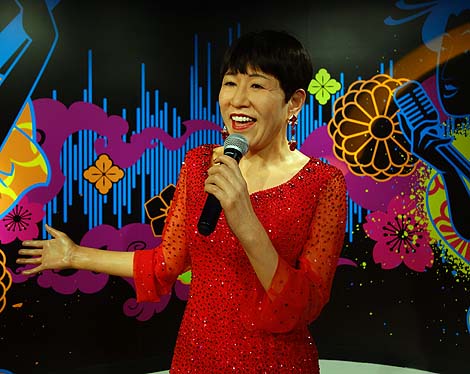 ���A�������l�ƋL�O�B�e �}�_���E�^�b�\�[�����i���������j���