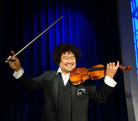 ���A�������l�ƋL�O�B�e �}�_���E�^�b�\�[�����i���������j���