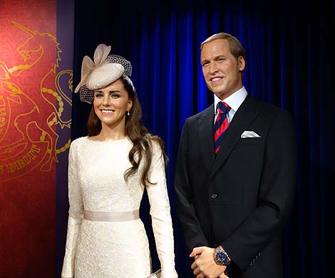 ���A�������l�ƋL�O�B�e �}�_���E�^�b�\�[�����i���������j�O��