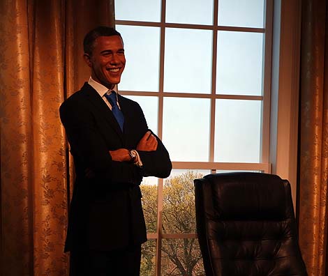 ���A�������l�ƋL�O�B�e �}�_���E�^�b�\�[�����i���������j�O��