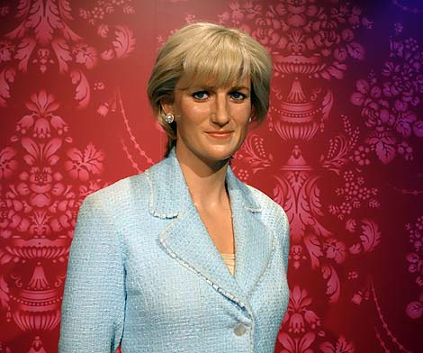 ���A�������l�ƋL�O�B�e �}�_���E�^�b�\�[�����i���������j�O��