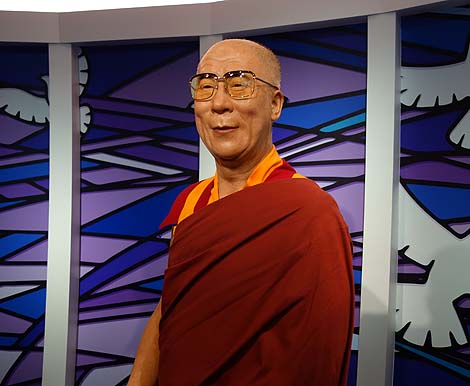 ���A�������l�ƋL�O�B�e �}�_���E�^�b�\�[�����i���������j�O��