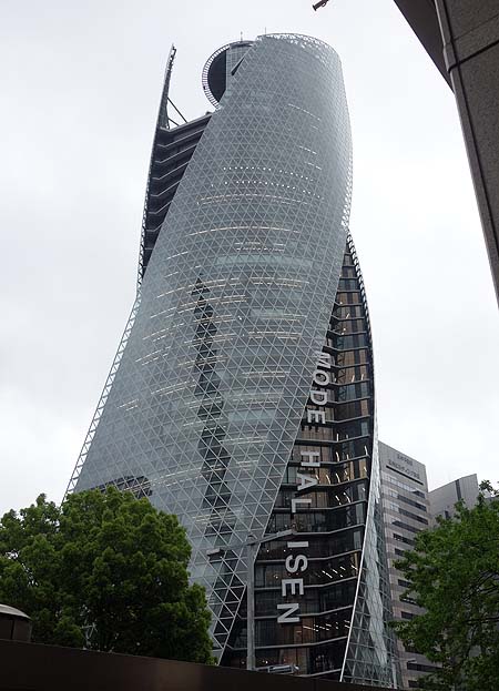 2�̃r�����P����ĐL�тĂ����ِF�̃f�U�C���u���[�h�w�� �X�p�C�����^���[�Y�v�i���m���É��j�����z