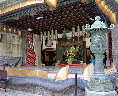 ����Ȏ��q���Ɉ��|�E�E�E��g����_�Ёi���~�i�~�jB�����X�|�b�g